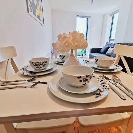 Aire New * Leeds (West Yorkshire)